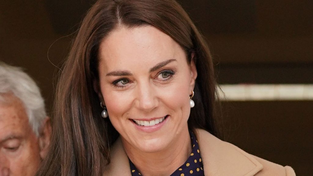 Kate Middleton debuta como princesa de Gales em tiara adorada por Lady Di