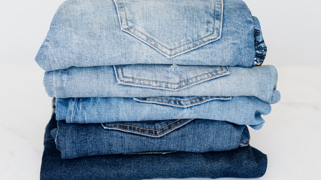 Jeans: Quais estilos do queridinho de todo mundo irão bombar neste ano?